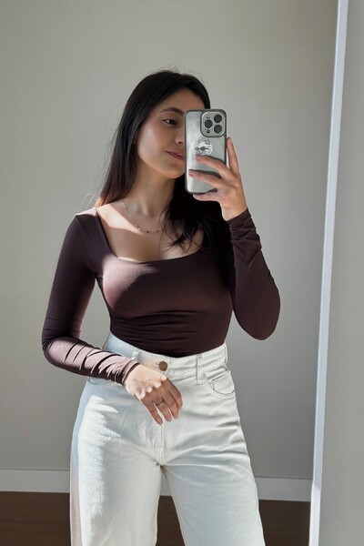 FotoBlusa Poliamida Decote Quadrado Manga Longa