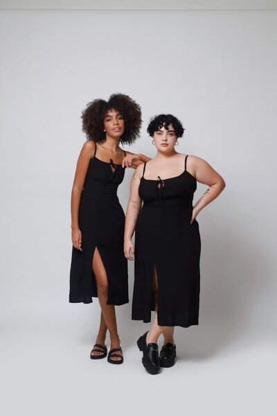 FotoVestido Vênus Midi Fenda