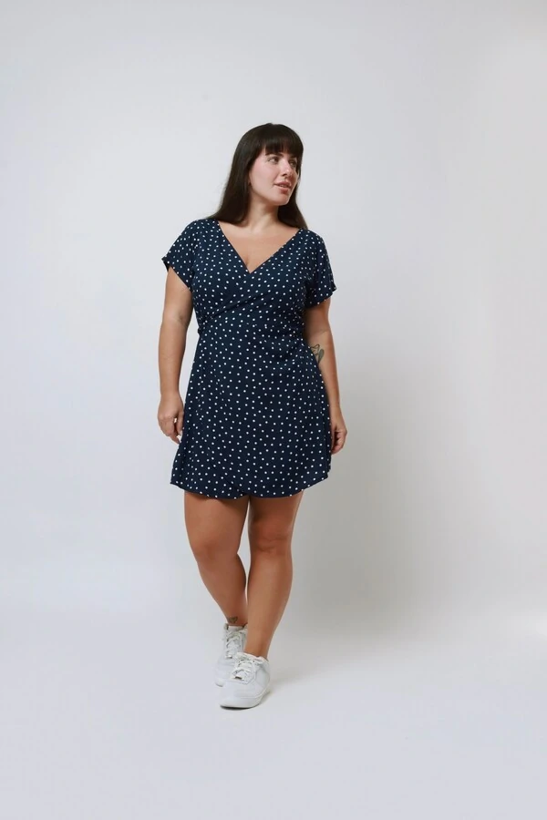Vestido Curto Envelope Poá Viscose