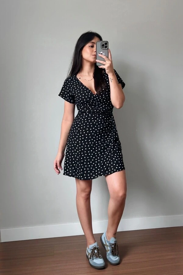 Vestido Curto Envelope Poá Viscose