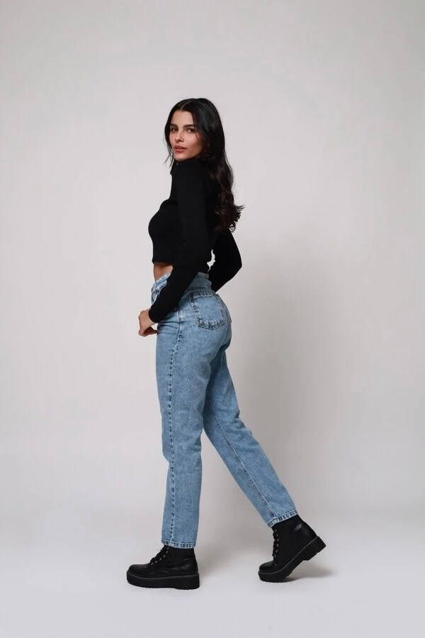 Calça Mom Jeans Fit