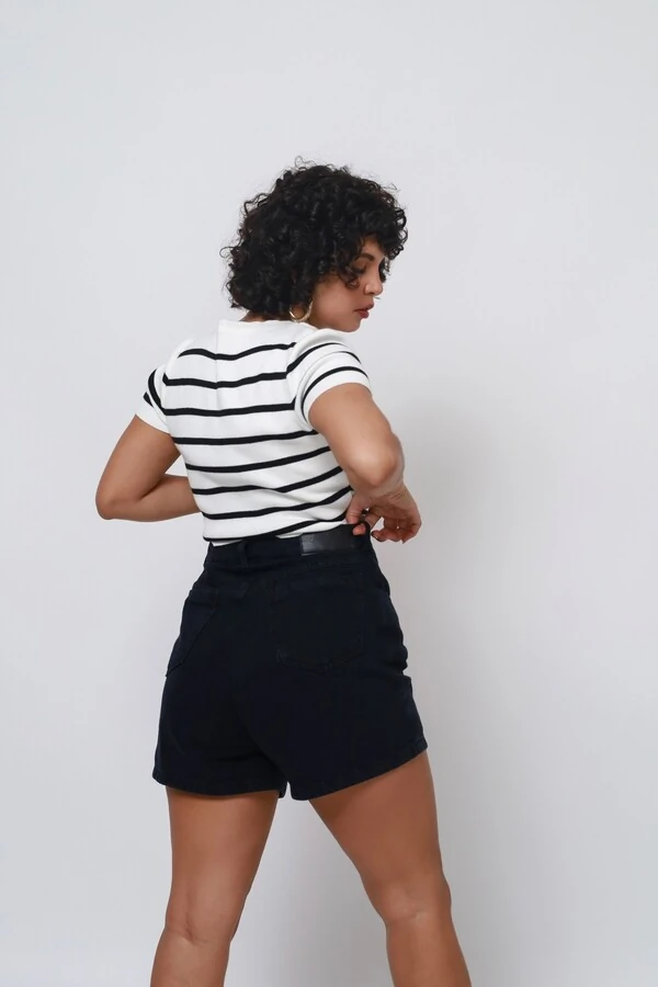 Short Mom Jeans Over Marmorizado