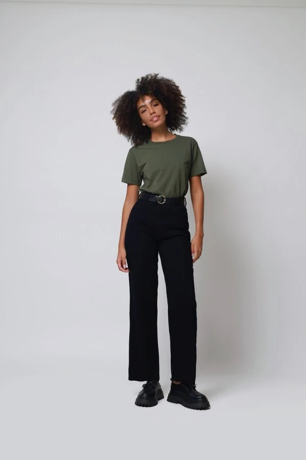 Camiseta Lisa Básica Essencial