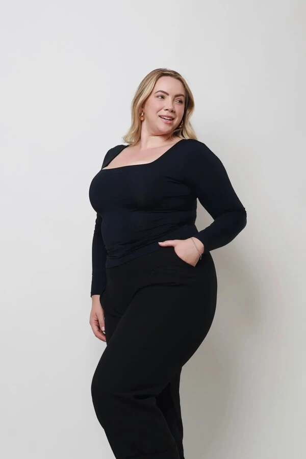 Blusa Poliamida Decote Quadrado Manga Longa