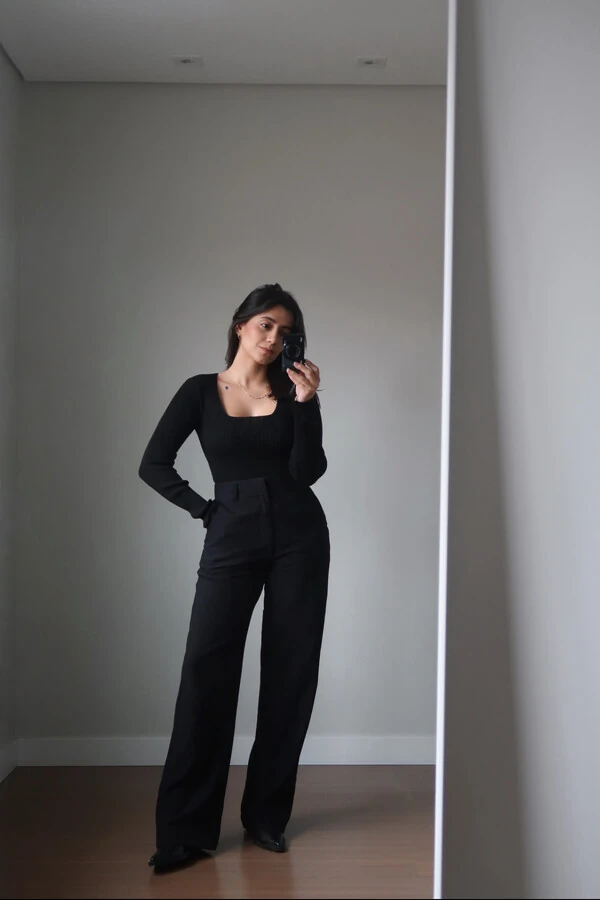 Blusa Cropped Decote Redondo Tricot