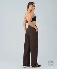 Calça Alto Giro com bolsos