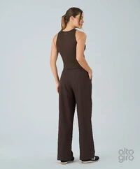 Calça Alto Giro com bolsos