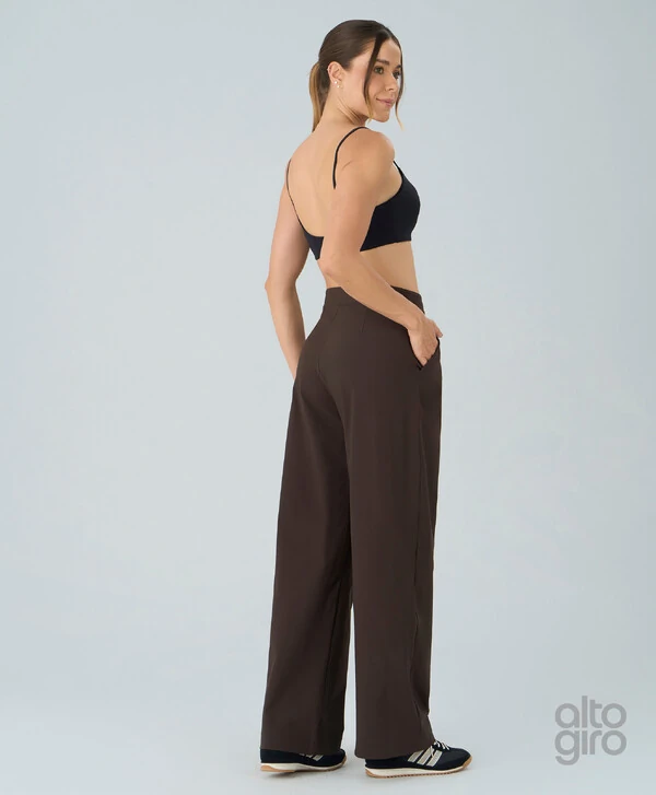 Calça Alto Giro com bolsos