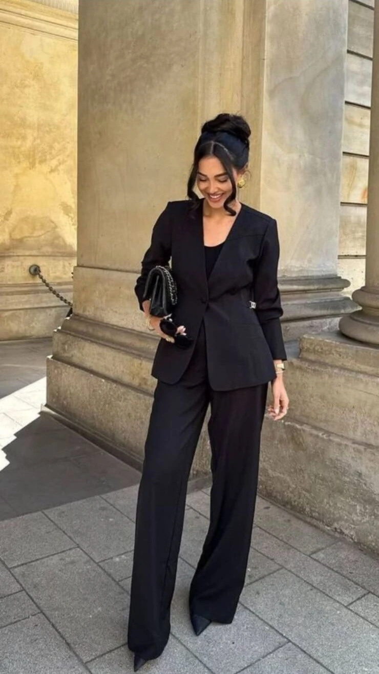 FotoConjunto Feminino 3 Peças em Moletinho com Blazer e Calça Wide Leg Elegante