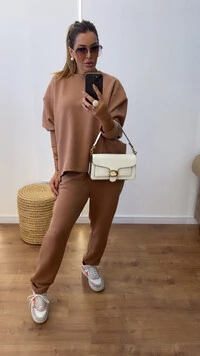 Conjunto Style Feminino em Malha Canelada de Algodão – Blusa Ampla e Calça Confortável