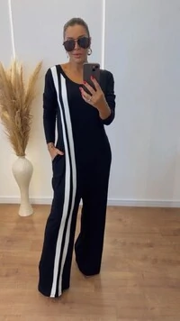 Macacão Marisa Manga Longa com Listras Laterais – Elegante, Confortável e Alongador