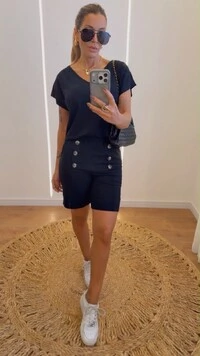 Conjunto Feminino Valentina com Blusa Decote V e Shorts