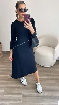 Vestido Michele em Moletinho com Zíper Decorativo e Bolsos