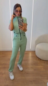Macacão Feminino Linda em Moletinho com Bolsos