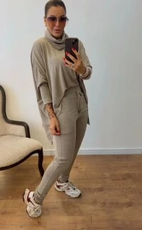 Conjunto Liliane em Malha Tricô com Blusa Morcego e Calça Jogger Feminina