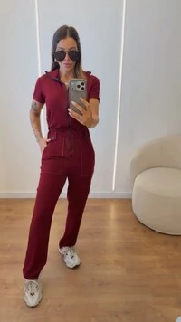 Macacão Feminino Linda em Moletinho com Bolsos