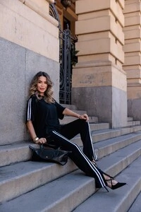 Conjunto Maya em Moletinho com Capuz e Calça Flare Sport | Conforto e Elegância
