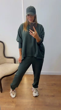 Conjunto Style Feminino em Malha Canelada de Algodão – Blusa Ampla e Calça Confortável