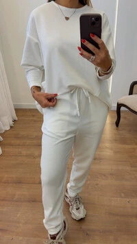 Conjunto Style Feminino em Malha Canelada de Algodão – Blusa Ampla e Calça Confortável