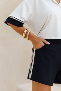 Conjunto Shorts Curto e Blusa Polo Maria Dondoca