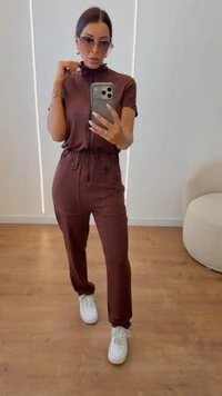 Macacão Feminino Linda em Moletinho com Bolsos