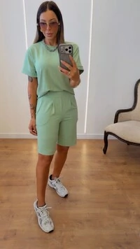 Conjunto Ingrid Feminino com Camiseta e Bermuda de Cintura Alta