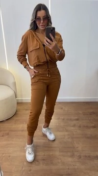 Conjunto Ana Luiza Calça e Jaqueta Bomber Moletinho