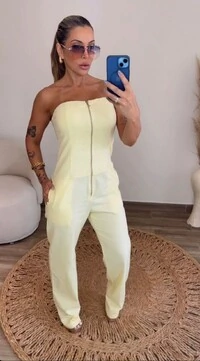 Macacão Tomara que Caia em Linho com Elastano