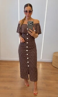 Vestido Midi Poá Ombro a Ombro em Malha Canelada