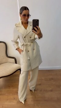 Conjunto Feminino Trench Coat com Calça de Alfaiataria Off White