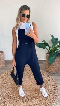Jardineira Feminina em Moletinho com Zíper Frontal