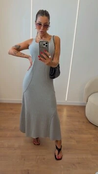 Vestido Sabrina Midi em Moletinho com Recortes