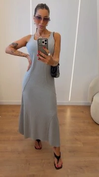 Vestido Sabrina Midi em Moletinho com Recortes