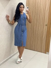 Vestido Sara Midi Feminino em Moletinho com Zíper Frontal e Cinto