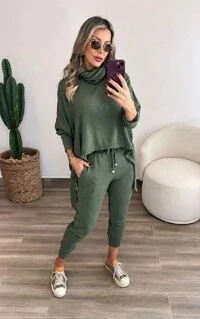 Conjunto Liliane em Malha Tricô com Blusa Morcego e Calça Jogger Feminina