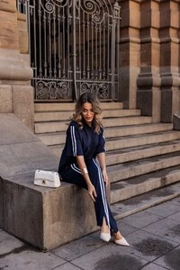 Conjunto Maya em Moletinho com Capuz e Calça Flare Sport | Conforto e Elegância