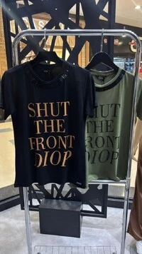 T-shirt Shut Maria Dondoca