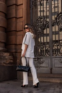 Conjunto Maya em Moletinho com Capuz e Calça Flare Sport | Conforto e Elegância