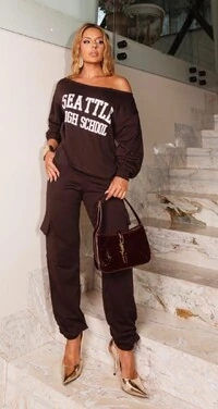 Conjunto High School Maria Dondoca em Moletom – Look Streetwear Elegante e Confortável