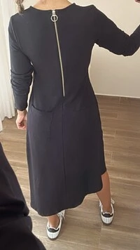 Vestido Michele em Moletinho com Zíper Decorativo e Bolsos
