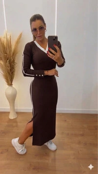 Vestido Aspen em Moletinho Midi com Detalhes Contrastantes