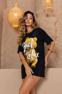 T-shirt Relax Maria Dondoca – Modelo Alongado