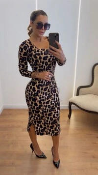 Vestido Midi Canelado Decote Quadrado Manga Longa Elegante