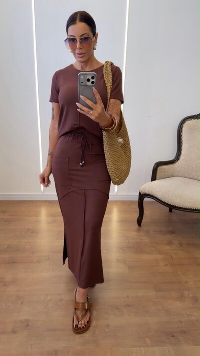 Foto Conjunto Adriana Feminino em Moletinho com Saia Midi e Fendas