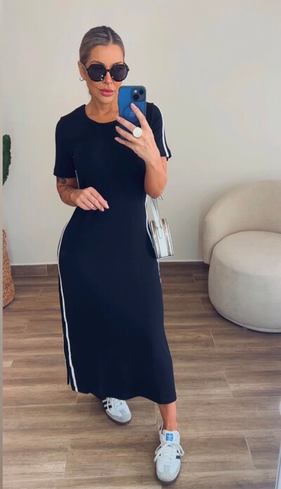 Foto Vestido Rosália Midi em Moletinho com Fendas Laterais