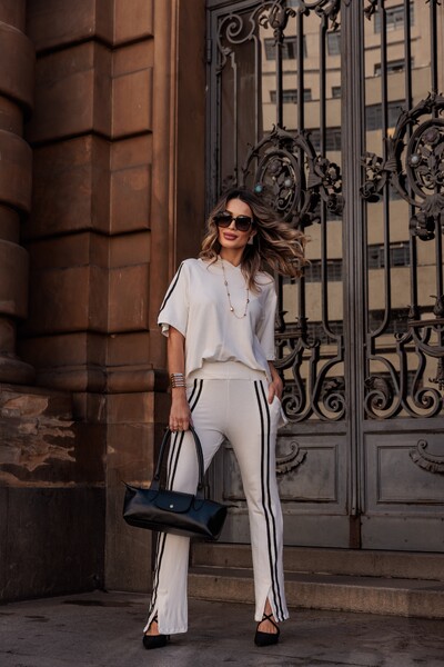 Foto Conjunto Maya em Moletinho com Capuz e Calça Flare Sport | Conforto e Elegância