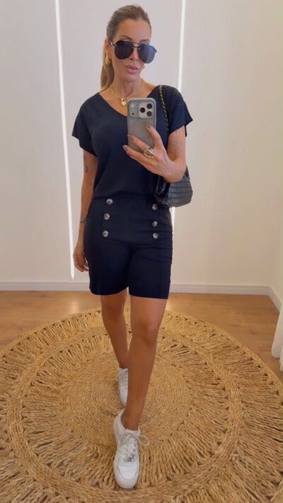 Foto Conjunto Feminino Valentina com Blusa Decote V e Shorts