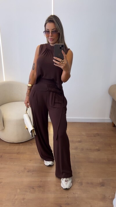 FotoConjunto Bia em Viscolycra – Conforto Elegante com Calça Pantalona