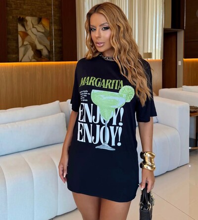 Foto T-Shirt Feminina Margarita Estampada Over Premium | Casual e Moderna