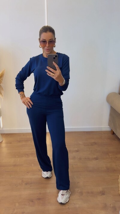 Foto Conjunto Feminino Betina em Moletinho com Calça Reta